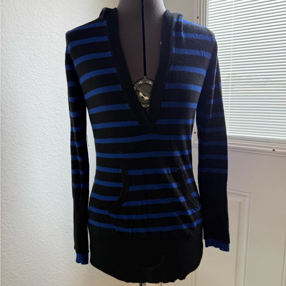 Rue21 Black and Blue Striped V-Neck Sweater